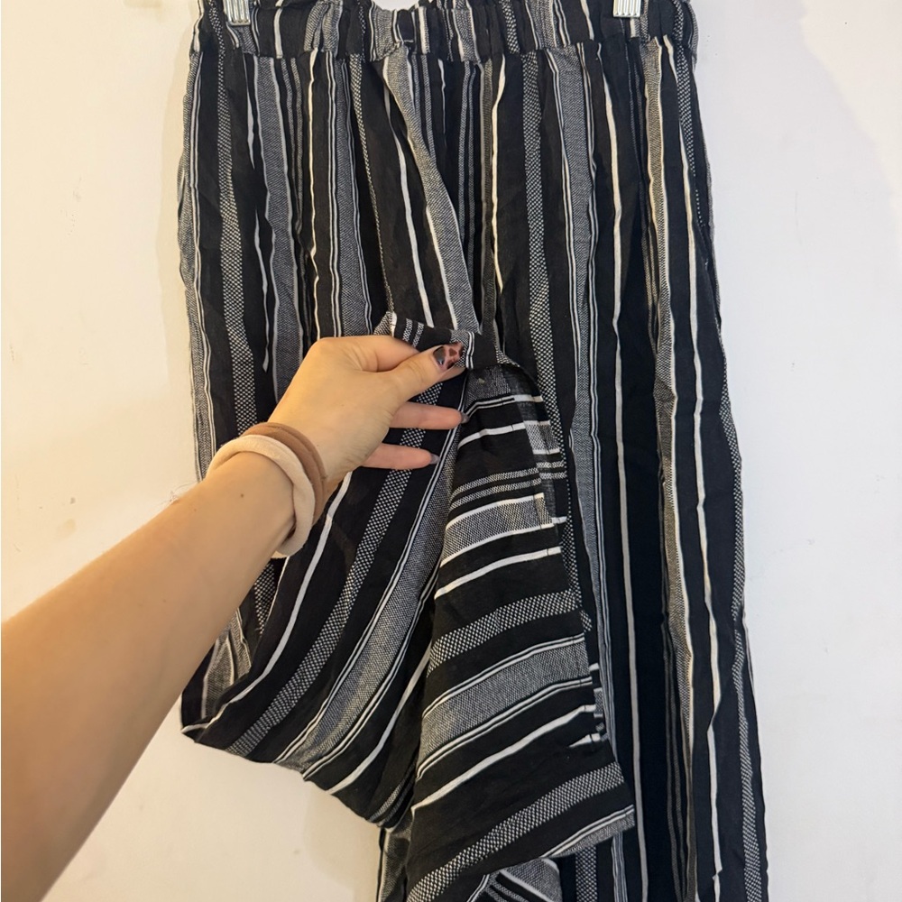 Striped Black and White Women's flowy linen pant